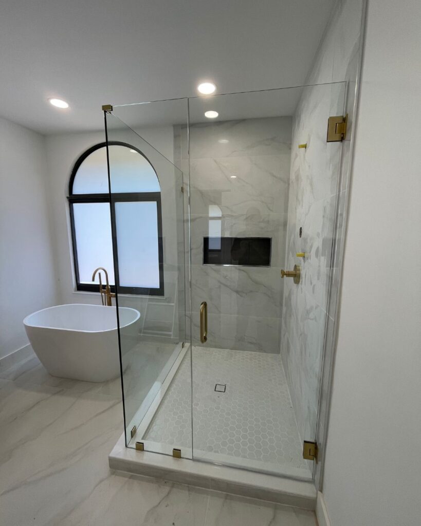 Fixed tempered glass panel for minimalist bathroom