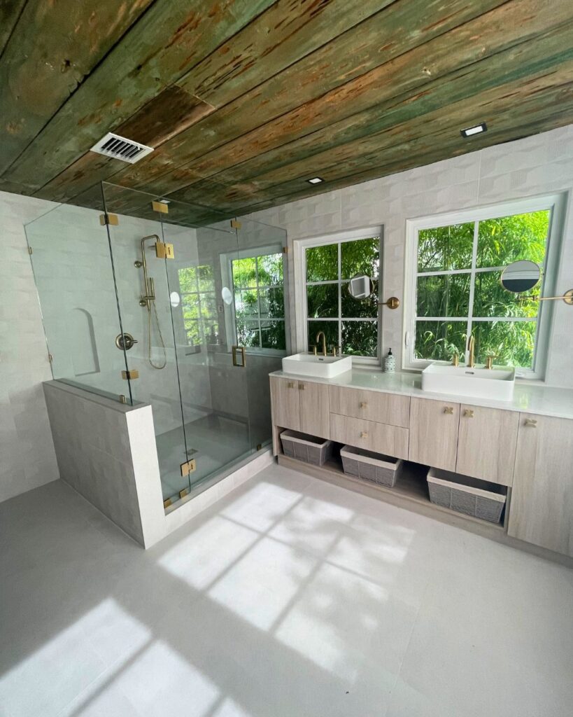 Custom corner shower glass enclosure design