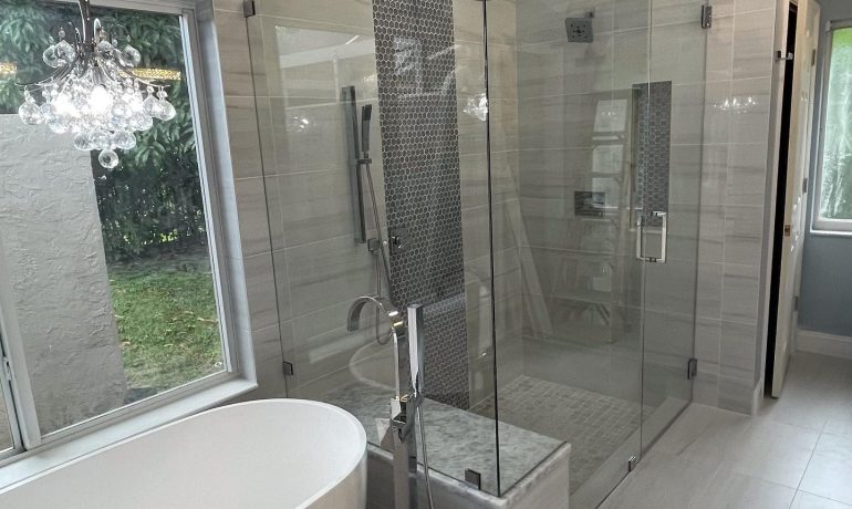 Florida's Choice for Beautiful Shower Enclosures: EZ Glass